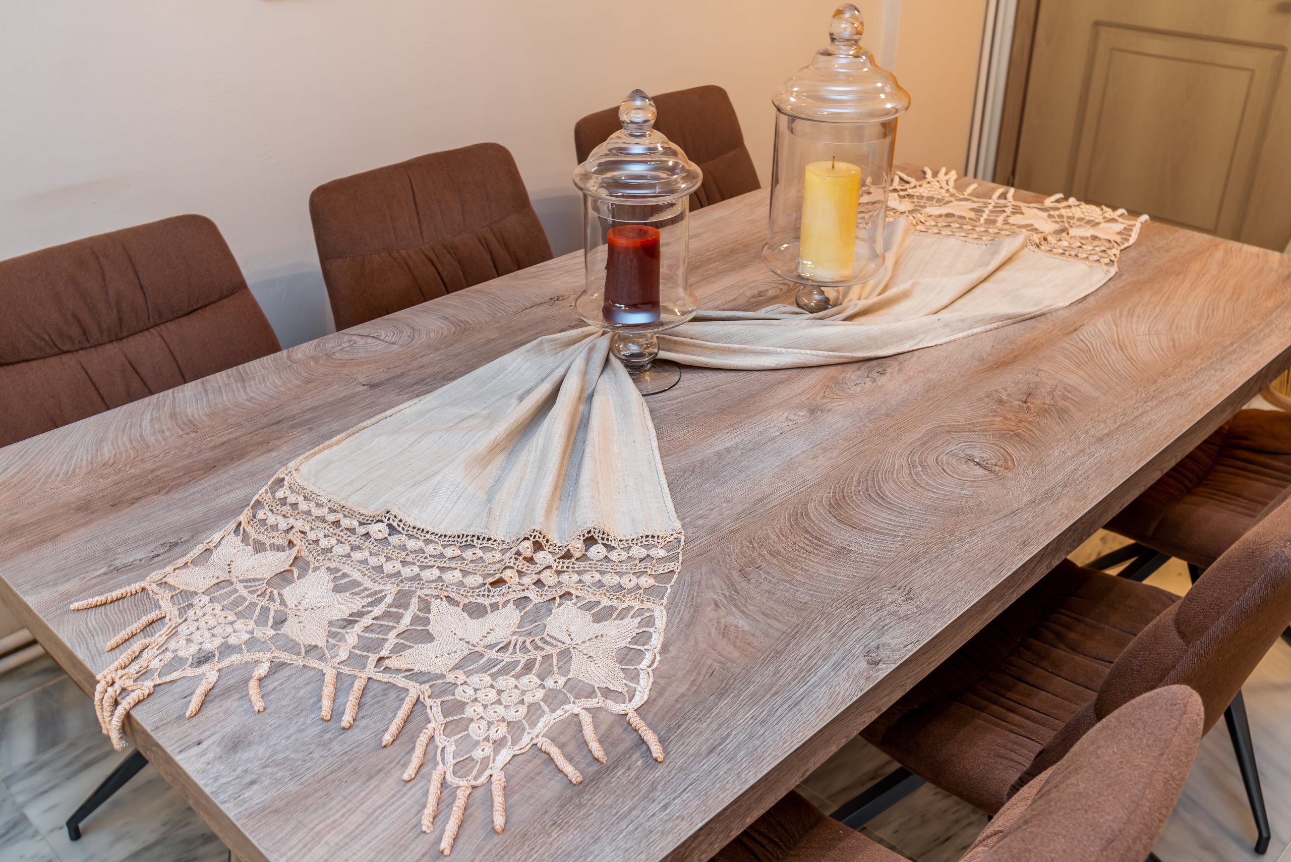 Fancy silk table cloth decor